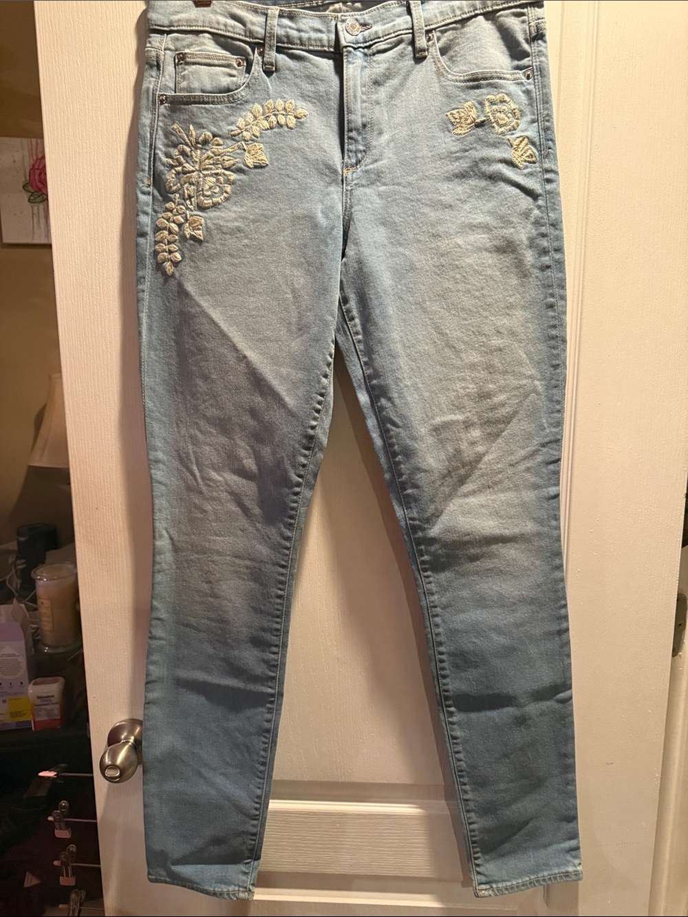 GAP Light Blue Skinny Jeans with Cream Floral Embroidery